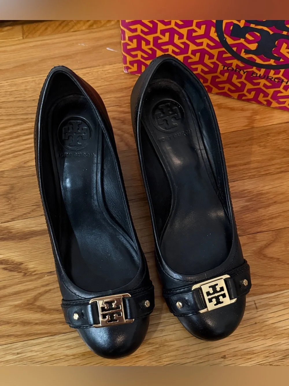Tory Burch Ambrose 65mm Black Leather Logo Wedges Size 6.5 NEW